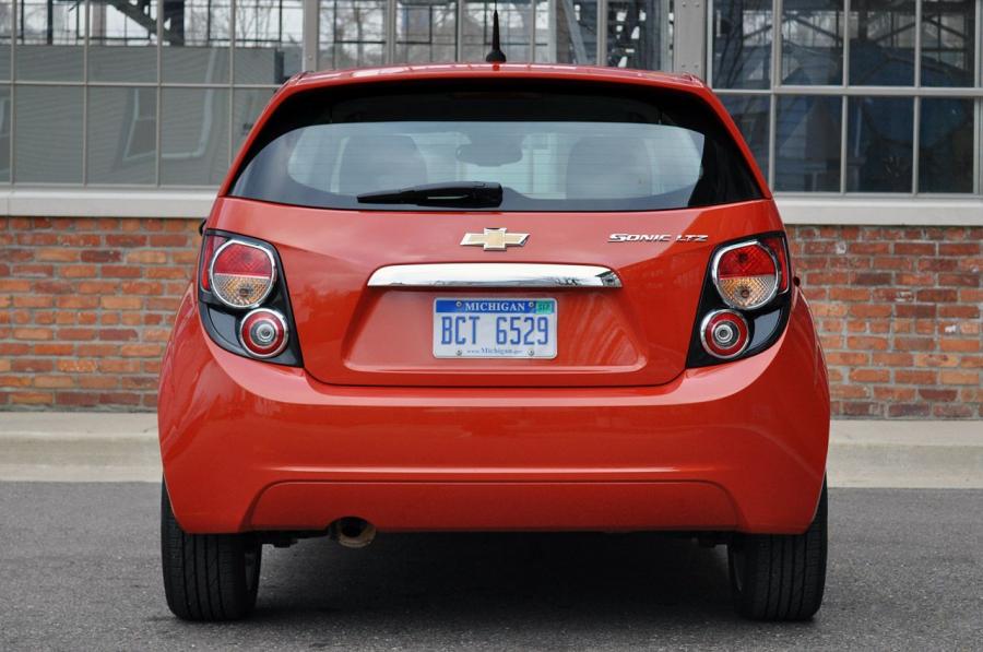  Chevrolet Sonic LTZ 2012 года  (фото 5 из 48)